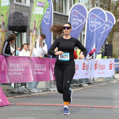 12.04.2026 - 45. Internationalen Wilhelmsburger Insellauf Strokosch-Dieckow http://msf.ph/oto/9470416 12.04.2026 13:39:18 Ziel 3977 meine-sportfotos.de