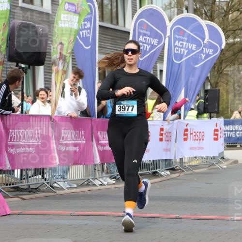 12.04.2026 - 45. Internationalen Wilhelmsburger Insellauf Strokosch-Dieckow http://msf.ph/oto/9470434 12.04.2026 13:39:18 Ziel 3977 meine-sportfotos.de