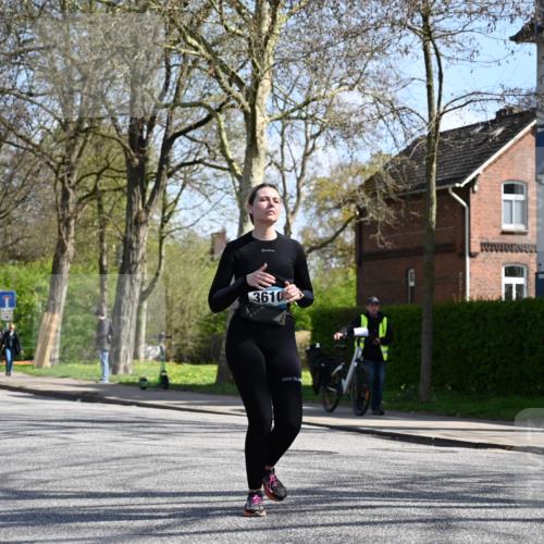 12.04.2026 - 45. Internationalen Wilhelmsburger Insellauf J. Mangold http://msf.ph/oto/9470443 12.04.2026 11:20:54 Ziel 3873, 5558, 3610, 3610, 3808, 3537, 3205 meine-sportfotos.de