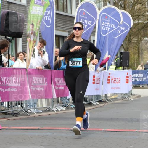 12.04.2026 - 45. Internationalen Wilhelmsburger Insellauf Strokosch-Dieckow http://msf.ph/oto/9470448 12.04.2026 13:39:18 Ziel 3977 meine-sportfotos.de