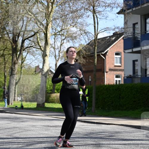 12.04.2026 - 45. Internationalen Wilhelmsburger Insellauf J. Mangold http://msf.ph/oto/9470457 12.04.2026 11:20:54 Ziel 3873, 5558, 3610, 3610, 3808, 3537, 3205 meine-sportfotos.de