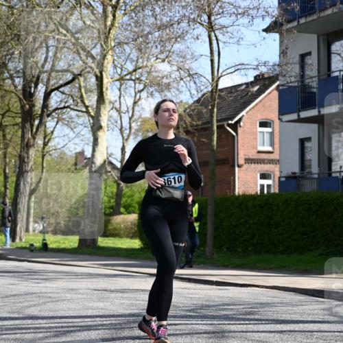 12.04.2026 - 45. Internationalen Wilhelmsburger Insellauf J. Mangold http://msf.ph/oto/9470461 12.04.2026 11:20:55 Ziel 3873, 5558, 3610, 3808, 3537, 3205 meine-sportfotos.de