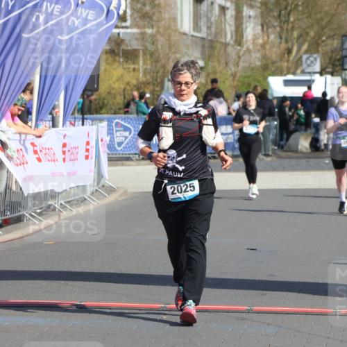 12.04.2026 - 45. Internationalen Wilhelmsburger Insellauf Strokosch-Dieckow http://msf.ph/oto/9470472 12.04.2026 11:25:55 Ziel 2025, 2542 meine-sportfotos.de