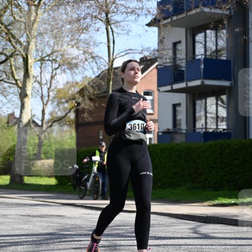 12.04.2026 - 45. Internationalen Wilhelmsburger Insellauf J. Mangold http://msf.ph/oto/9470476 12.04.2026 11:20:55 Ziel 3873, 5558, 3610, 3808, 3537, 3205 meine-sportfotos.de