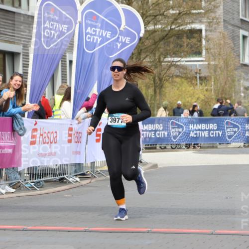 12.04.2026 - 45. Internationalen Wilhelmsburger Insellauf Strokosch-Dieckow http://msf.ph/oto/9470480 12.04.2026 13:39:17 Ziel 3977 meine-sportfotos.de