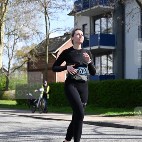 12.04.2026 - 45. Internationalen Wilhelmsburger Insellauf J. Mangold http://msf.ph/oto/9470483 12.04.2026 11:20:55 Ziel 3873, 5558, 3610, 3808, 3537, 3205 meine-sportfotos.de