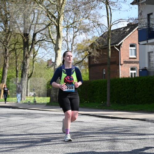 12.04.2026 - 45. Internationalen Wilhelmsburger Insellauf J. Mangold http://msf.ph/oto/9470496 12.04.2026 11:21:24 Ziel 3808, 3537, 3205, 2588, 2518, 2108, 2492, 2466, 4699, 2146, 4813 meine-sportfotos.de