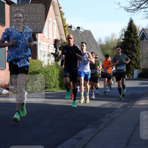 12.04.2026 - 45. Internationalen Wilhelmsburger Insellauf Yannick Fuchs http://msf.ph/oto/9470502 12.04.2026 08:54:51 Laufen 3107, 5554, 5240, 5237, 4863 meine-sportfotos.de
