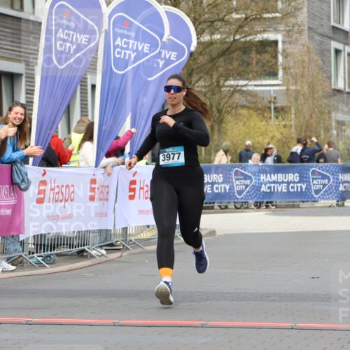 12.04.2026 - 45. Internationalen Wilhelmsburger Insellauf Strokosch-Dieckow http://msf.ph/oto/9470516 12.04.2026 13:39:17 Ziel 3977 meine-sportfotos.de