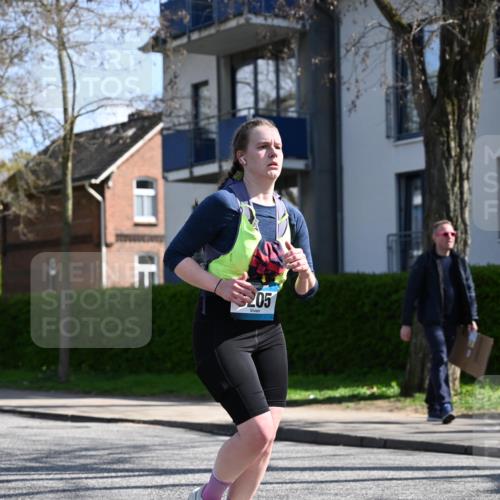 12.04.2026 - 45. Internationalen Wilhelmsburger Insellauf J. Mangold http://msf.ph/oto/9470527 12.04.2026 11:21:25 Ziel 3808, 3537, 3205, 2588, 2518, 2108, 2492, 2466, 4699, 2146, 4813 meine-sportfotos.de