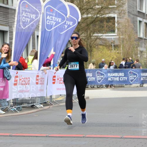 12.04.2026 - 45. Internationalen Wilhelmsburger Insellauf Strokosch-Dieckow http://msf.ph/oto/9470531 12.04.2026 13:39:16 Ziel 3977 meine-sportfotos.de