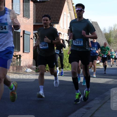12.04.2026 - 45. Internationalen Wilhelmsburger Insellauf Yannick Fuchs http://msf.ph/oto/9470535 12.04.2026 08:54:54 Laufen 30, 5554, 5240, 4605, 5237, 5652, 3682 meine-sportfotos.de