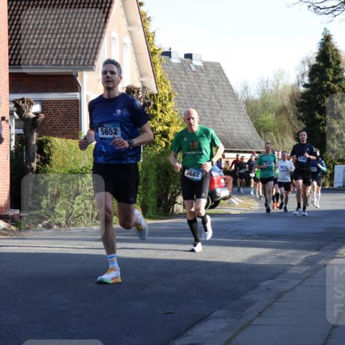 12.04.2026 - 45. Internationalen Wilhelmsburger Insellauf Yannick Fuchs http://msf.ph/oto/9470550 12.04.2026 08:54:56 Laufen 83, 5652, 3682, 2549, 5838, 3134 meine-sportfotos.de