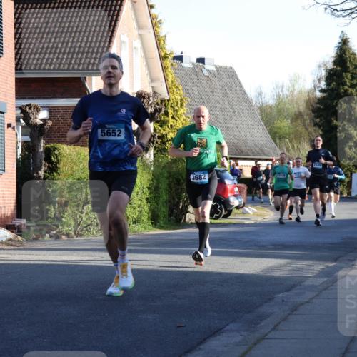 12.04.2026 - 45. Internationalen Wilhelmsburger Insellauf Yannick Fuchs http://msf.ph/oto/9470552 12.04.2026 08:54:56 Laufen 583, 5652, 3682, 5838, 2549 meine-sportfotos.de