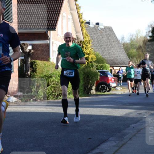 12.04.2026 - 45. Internationalen Wilhelmsburger Insellauf Yannick Fuchs http://msf.ph/oto/9470561 12.04.2026 08:54:57 Laufen 5652, 3682, 3134 meine-sportfotos.de
