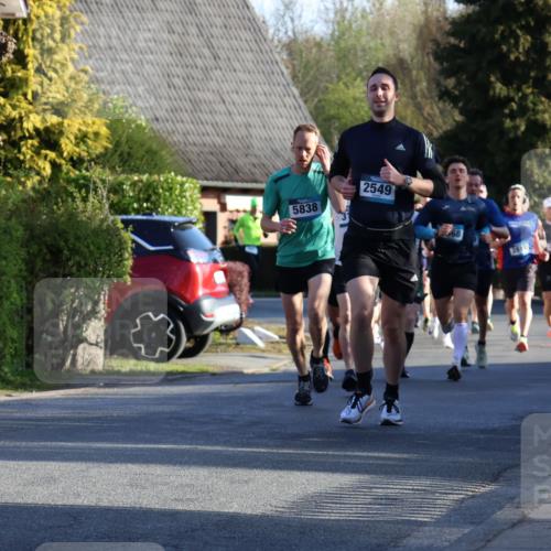 12.04.2026 - 45. Internationalen Wilhelmsburger Insellauf Yannick Fuchs http://msf.ph/oto/9470574 12.04.2026 08:54:58 Laufen 5838, 2549, 68 meine-sportfotos.de
