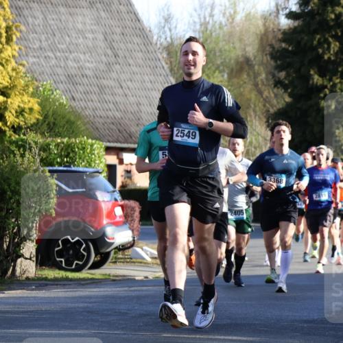12.04.2026 - 45. Internationalen Wilhelmsburger Insellauf Yannick Fuchs http://msf.ph/oto/9470582 12.04.2026 08:54:59 Laufen 5, 2549, 2405, 3368, 2819 meine-sportfotos.de