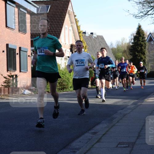 12.04.2026 - 45. Internationalen Wilhelmsburger Insellauf Yannick Fuchs http://msf.ph/oto/9470630 12.04.2026 08:55:03 Laufen 583, 3134, 3368 meine-sportfotos.de
