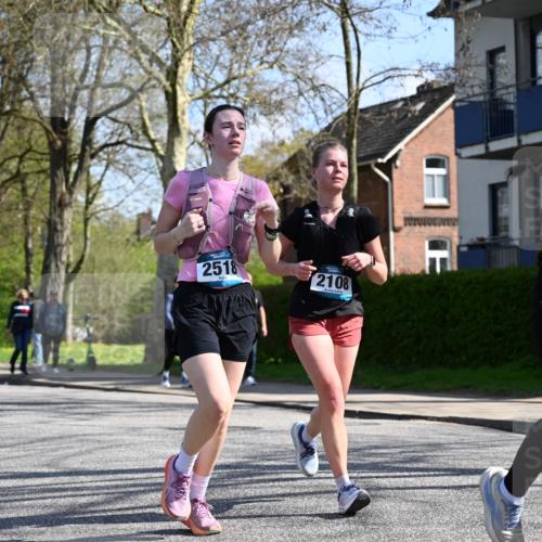 12.04.2026 - 45. Internationalen Wilhelmsburger Insellauf J. Mangold http://msf.ph/oto/9470637 12.04.2026 11:21:39 Ziel 3537, 3205, 2588, 2518, 2108, 2492, 2466, 4699, 2146, 4813, 2146, 4813, 3579 meine-sportfotos.de