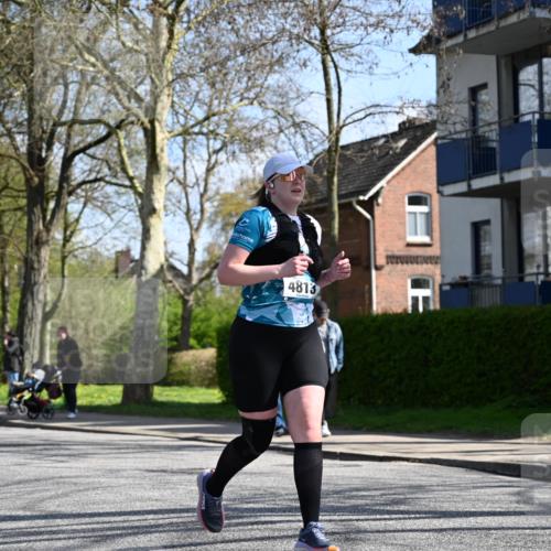 12.04.2026 - 45. Internationalen Wilhelmsburger Insellauf J. Mangold http://msf.ph/oto/9470671 12.04.2026 11:21:51 Ziel 2518, 2108, 2492, 2466, 4699, 2146, 4813, 3579 meine-sportfotos.de