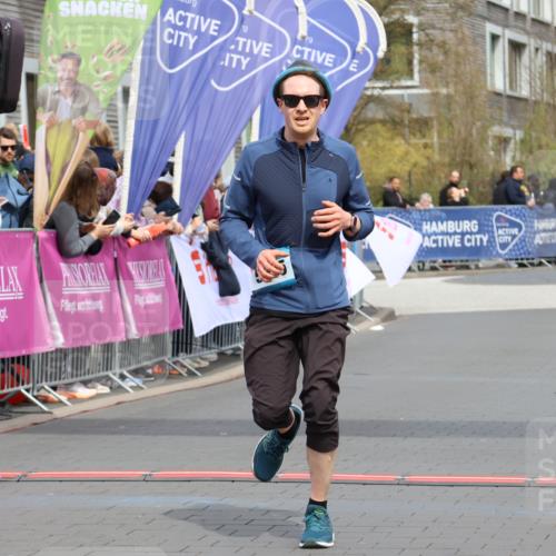 12.04.2026 - 45. Internationalen Wilhelmsburger Insellauf Strokosch-Dieckow http://msf.ph/oto/9470672 12.04.2026 12:51:47 Ziel 5595 meine-sportfotos.de