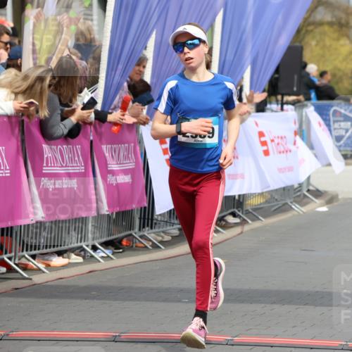 12.04.2026 - 45. Internationalen Wilhelmsburger Insellauf Strokosch-Dieckow http://msf.ph/oto/9470690 12.04.2026 12:51:53 Ziel 2959, 5860 meine-sportfotos.de