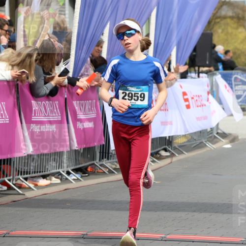 12.04.2026 - 45. Internationalen Wilhelmsburger Insellauf Strokosch-Dieckow http://msf.ph/oto/9470701 12.04.2026 12:51:53 Ziel 2959, 5860 meine-sportfotos.de