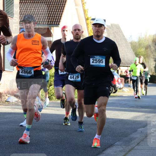 12.04.2026 - 45. Internationalen Wilhelmsburger Insellauf Yannick Fuchs http://msf.ph/oto/9470705 12.04.2026 08:55:09 Laufen 45, 3262, 2866, 4475, 2595 meine-sportfotos.de