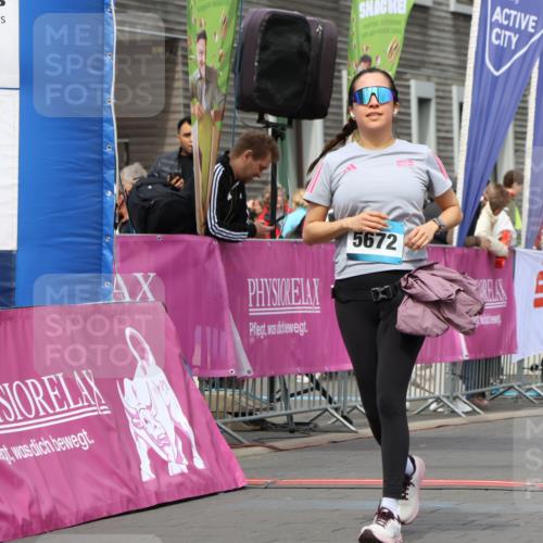 12.04.2026 - 45. Internationalen Wilhelmsburger Insellauf Strokosch-Dieckow http://msf.ph/oto/9470751 12.04.2026 13:38:04 Ziel 5672 meine-sportfotos.de
