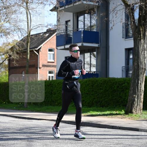 12.04.2026 - 45. Internationalen Wilhelmsburger Insellauf J. Mangold http://msf.ph/oto/9470752 12.04.2026 11:22:56 Ziel 2450, 2928, 2929, 5253, 3273, 2556, 2555, 5583 meine-sportfotos.de