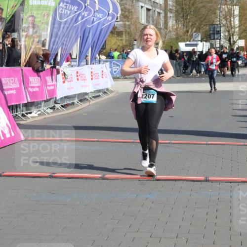 12.04.2026 - 45. Internationalen Wilhelmsburger Insellauf Strokosch-Dieckow http://msf.ph/oto/9470800 12.04.2026 11:26:34 Ziel 2207 meine-sportfotos.de