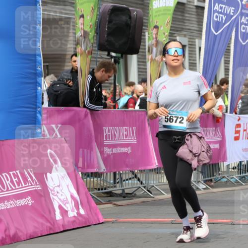 12.04.2026 - 45. Internationalen Wilhelmsburger Insellauf Strokosch-Dieckow http://msf.ph/oto/9470803 12.04.2026 13:38:04 Ziel 5672 meine-sportfotos.de