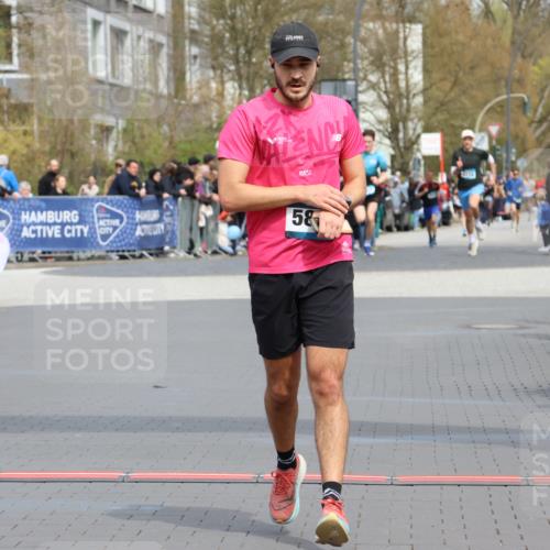 12.04.2026 - 45. Internationalen Wilhelmsburger Insellauf Strokosch-Dieckow http://msf.ph/oto/9470805 12.04.2026 12:51:55 Ziel 2959, 5860 meine-sportfotos.de