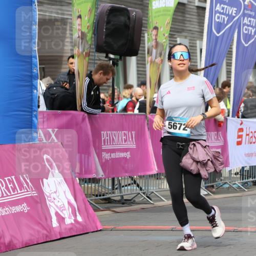 12.04.2026 - 45. Internationalen Wilhelmsburger Insellauf Strokosch-Dieckow http://msf.ph/oto/9470817 12.04.2026 13:38:04 Ziel 5672 meine-sportfotos.de