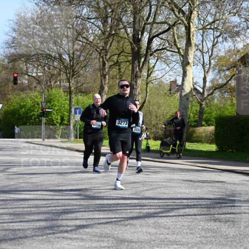 12.04.2026 - 45. Internationalen Wilhelmsburger Insellauf J. Mangold http://msf.ph/oto/9470824 12.04.2026 11:23:23 Ziel 2929, 5253, 3273, 2556, 2555, 5583 meine-sportfotos.de