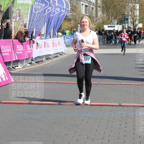 12.04.2026 - 45. Internationalen Wilhelmsburger Insellauf Strokosch-Dieckow http://msf.ph/oto/9470836 12.04.2026 11:26:35 Ziel 2207 meine-sportfotos.de
