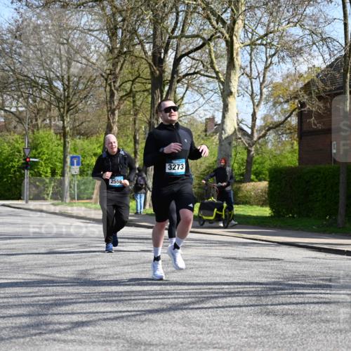 12.04.2026 - 45. Internationalen Wilhelmsburger Insellauf J. Mangold http://msf.ph/oto/9470841 12.04.2026 11:23:23 Ziel 2929, 5253, 3273, 2556, 2555, 5583 meine-sportfotos.de