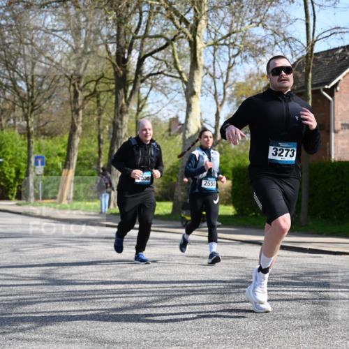 12.04.2026 - 45. Internationalen Wilhelmsburger Insellauf J. Mangold http://msf.ph/oto/9470873 12.04.2026 11:23:24 Ziel 5253, 3273, 2556, 2555, 5583 meine-sportfotos.de