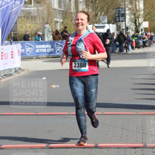 12.04.2026 - 45. Internationalen Wilhelmsburger Insellauf Strokosch-Dieckow http://msf.ph/oto/9470893 12.04.2026 11:26:43 Ziel 2388 meine-sportfotos.de