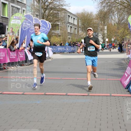 12.04.2026 - 45. Internationalen Wilhelmsburger Insellauf Strokosch-Dieckow http://msf.ph/oto/9470896 12.04.2026 12:52:01 Ziel 4110, 5307 meine-sportfotos.de