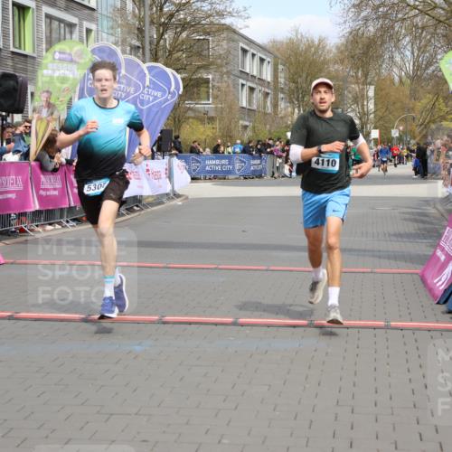 12.04.2026 - 45. Internationalen Wilhelmsburger Insellauf Strokosch-Dieckow http://msf.ph/oto/9470974 12.04.2026 12:52:02 Ziel 4110, 5307 meine-sportfotos.de