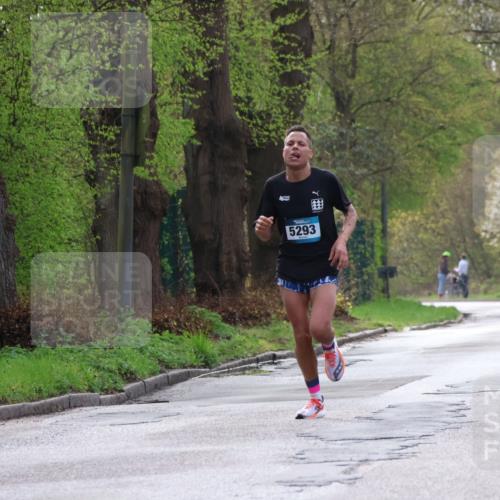 12.04.2026 - 45. Internationalen Wilhelmsburger Insellauf Yannick Fuchs http://msf.ph/oto/9471013 12.04.2026 09:57:02 Laufen 5293 meine-sportfotos.de