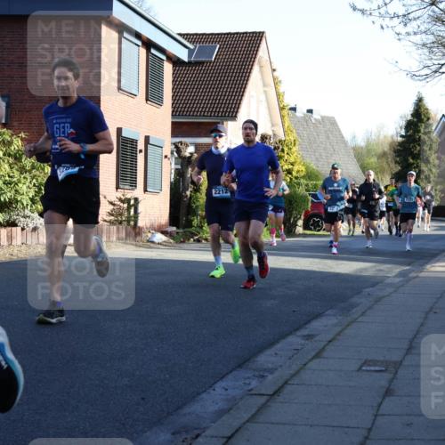 12.04.2026 - 45. Internationalen Wilhelmsburger Insellauf Yannick Fuchs http://msf.ph/oto/9471019 12.04.2026 08:55:33 Laufen 226, 2212, 223 meine-sportfotos.de