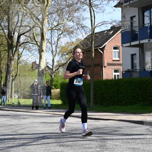 12.04.2026 - 45. Internationalen Wilhelmsburger Insellauf J. Mangold http://msf.ph/oto/9471087 12.04.2026 11:24:31 Ziel 3719, 3690, 2907, 4146 meine-sportfotos.de