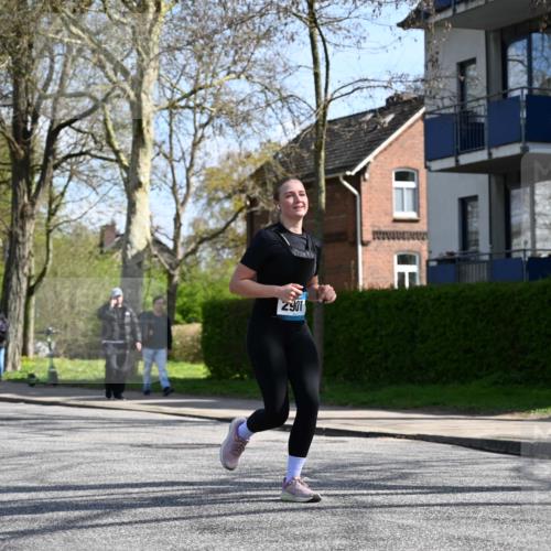 12.04.2026 - 45. Internationalen Wilhelmsburger Insellauf J. Mangold http://msf.ph/oto/9471091 12.04.2026 11:24:31 Ziel 3719, 3690, 2907, 4146 meine-sportfotos.de