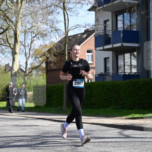 12.04.2026 - 45. Internationalen Wilhelmsburger Insellauf J. Mangold http://msf.ph/oto/9471097 12.04.2026 11:24:32 Ziel 3719, 3690, 2907, 4146 meine-sportfotos.de