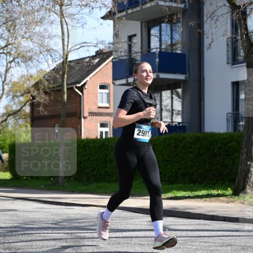 12.04.2026 - 45. Internationalen Wilhelmsburger Insellauf J. Mangold http://msf.ph/oto/9471108 12.04.2026 11:24:32 Ziel 3719, 3690, 2907, 4146 meine-sportfotos.de