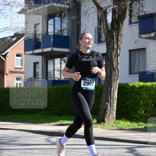 12.04.2026 - 45. Internationalen Wilhelmsburger Insellauf J. Mangold http://msf.ph/oto/9471117 12.04.2026 11:24:32 Ziel 3719, 3690, 2907, 4146 meine-sportfotos.de
