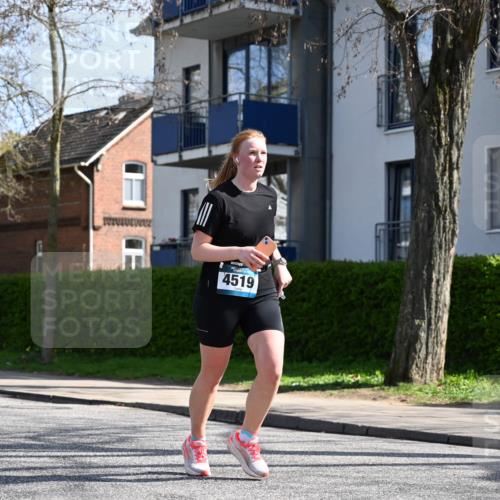 12.04.2026 - 45. Internationalen Wilhelmsburger Insellauf J. Mangold http://msf.ph/oto/9471216 12.04.2026 11:25:05 Ziel 4146, 4519, 5559, 2025, 2542, 3168, 3775 meine-sportfotos.de
