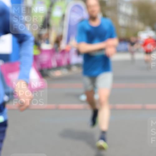 12.04.2026 - 45. Internationalen Wilhelmsburger Insellauf Strokosch-Dieckow http://msf.ph/oto/9471240 12.04.2026 12:52:16 Ziel 5809, 5326, 2787, 5627, 5493, 4560 meine-sportfotos.de